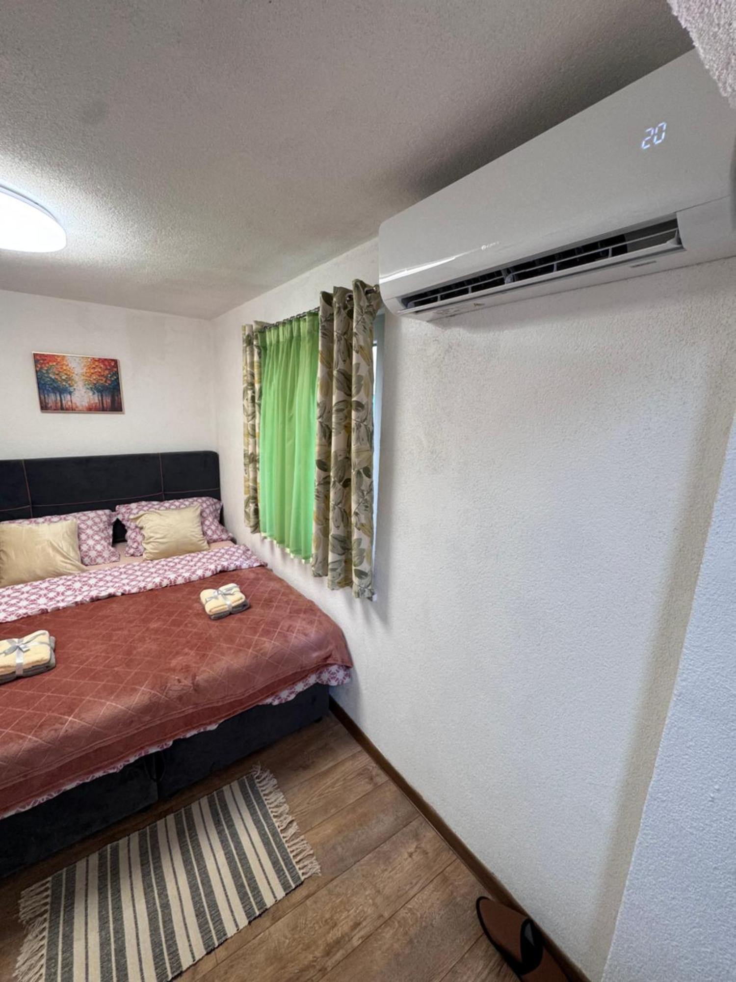 Apartman Josip Gospic Exterior photo
